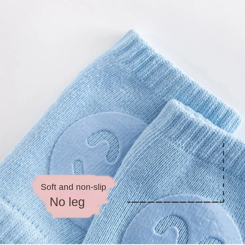 Non-slip knee pads for babies